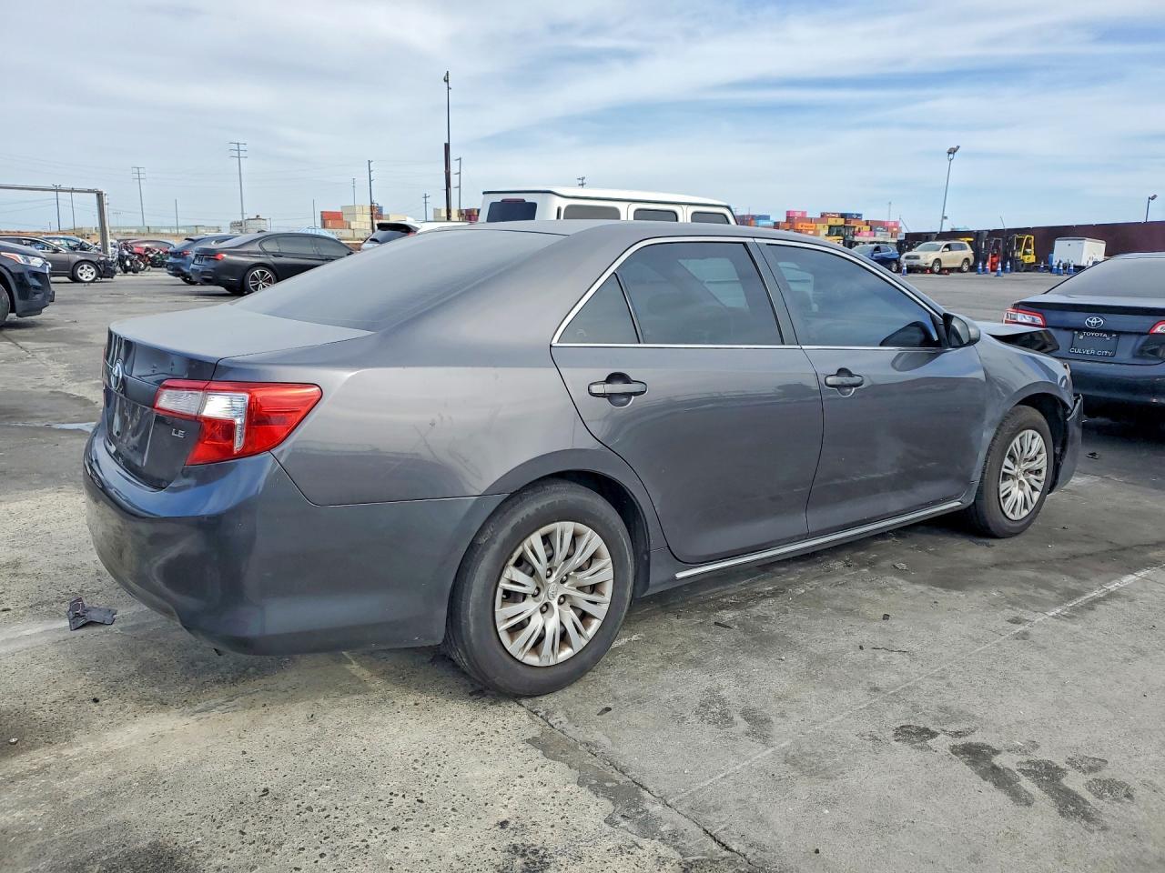 2013 Toyota Camry Le - Image 3
