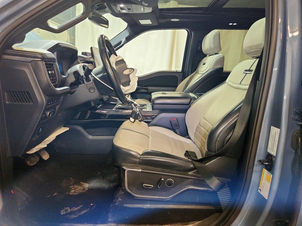 2023 Ford F150 Lightning Pro - Image 7