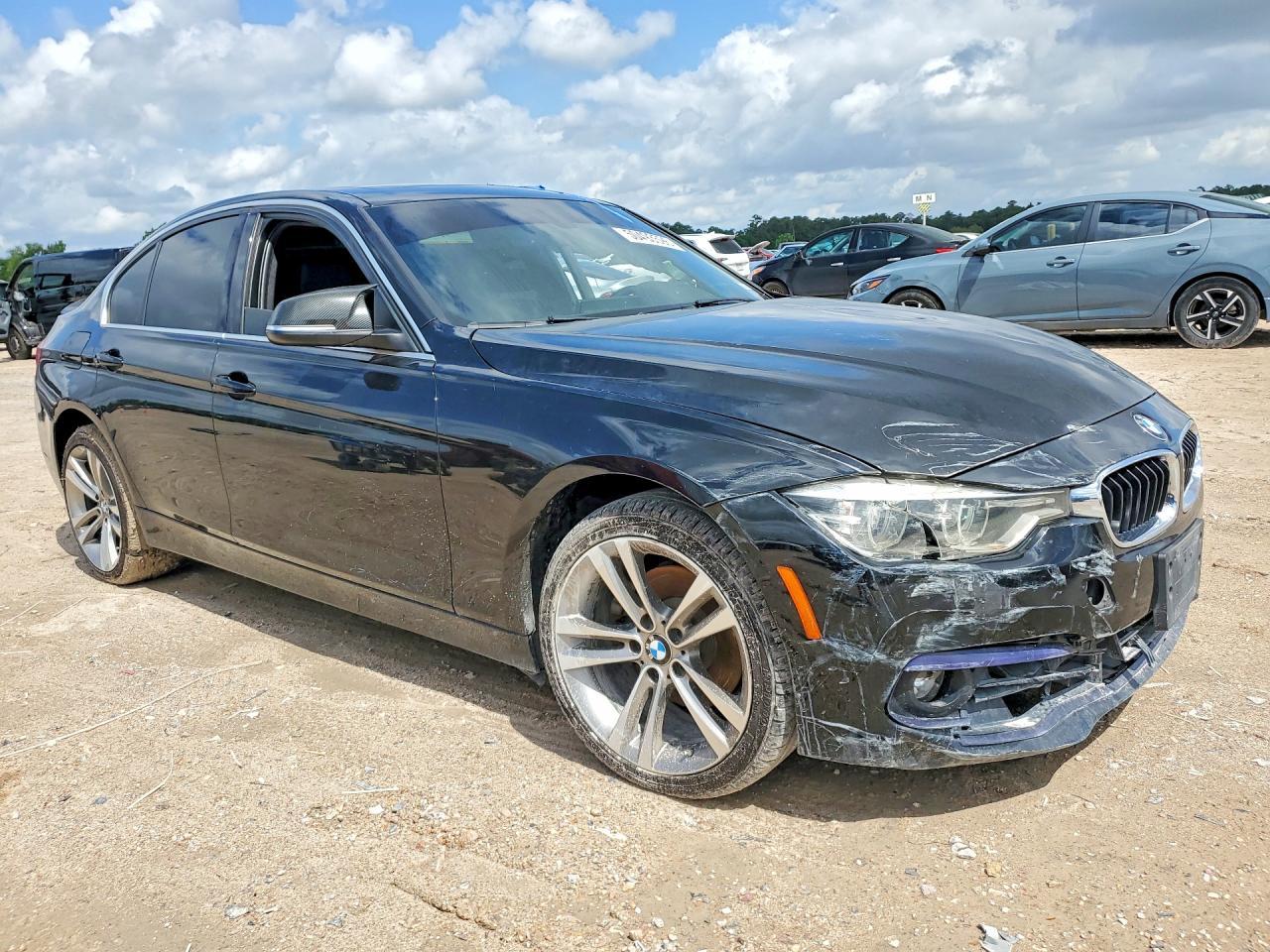 2018 BMW 330 Xi - Image 4