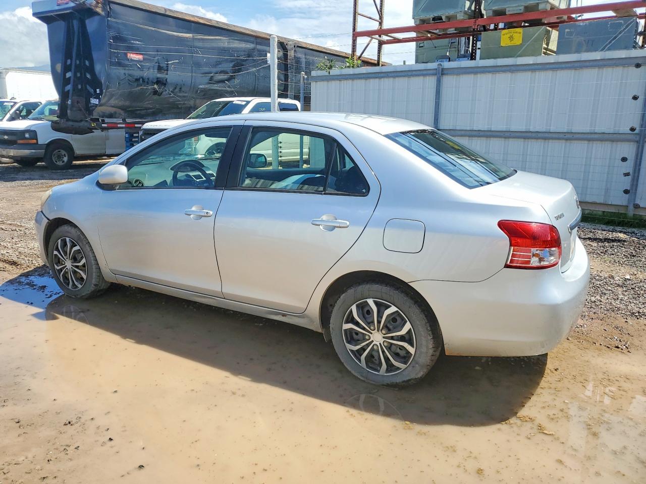 2007 Toyota Yaris Base - Image 2