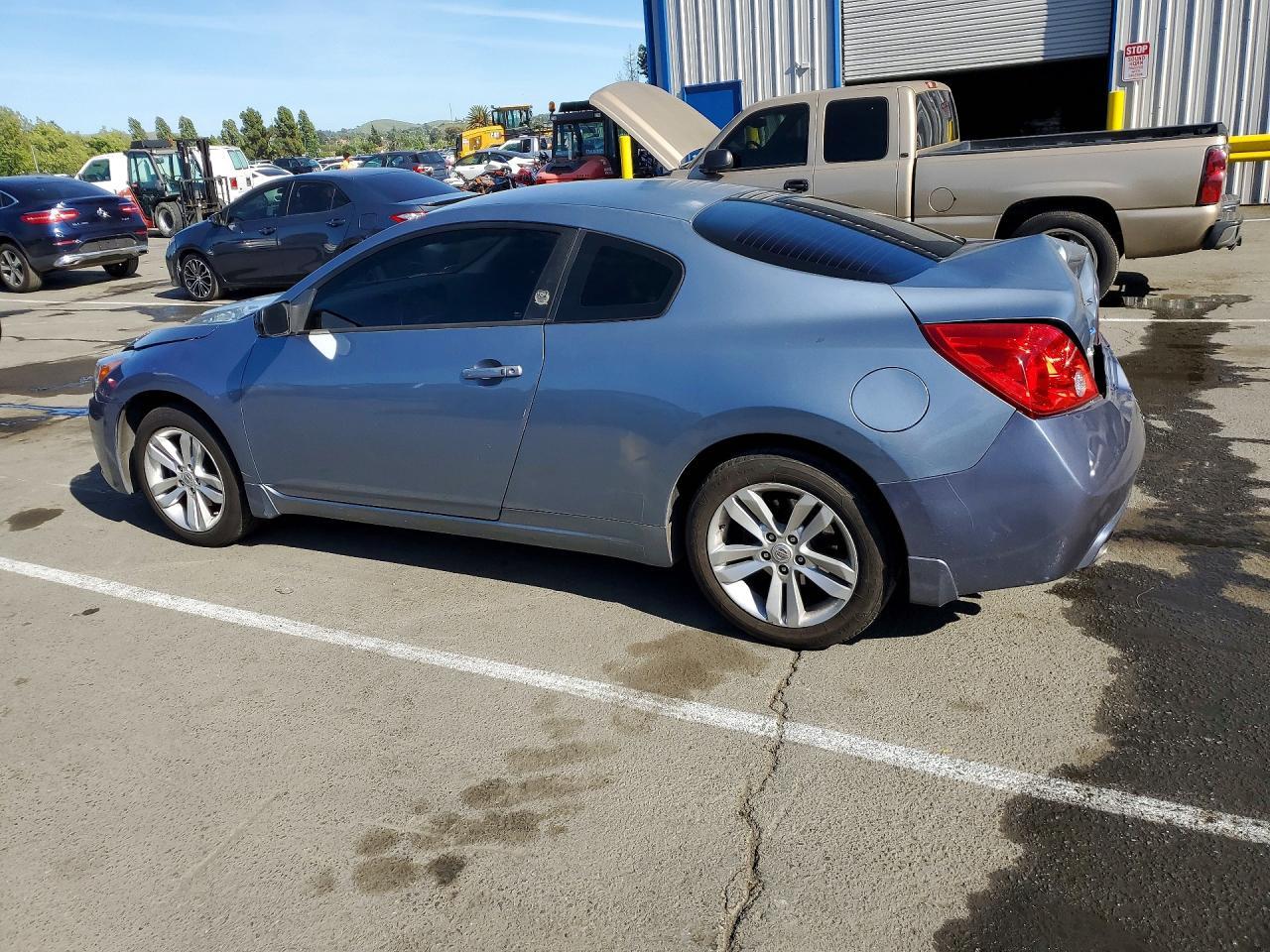2012 Nissan Altima 2.5 S - Фото 2
