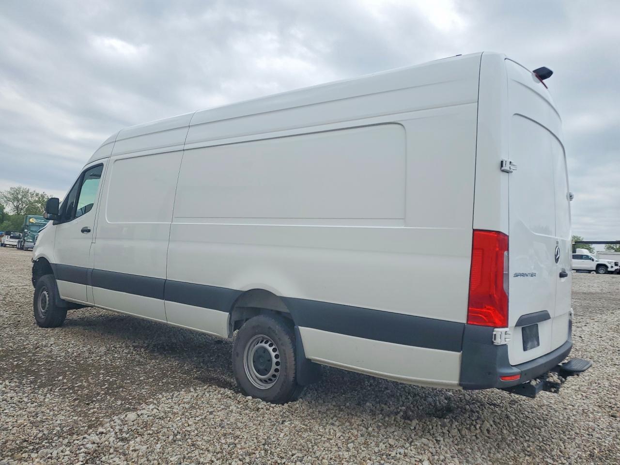2023 Mercedes Benz Sprinter 2500 Delivery Van - Фото 2