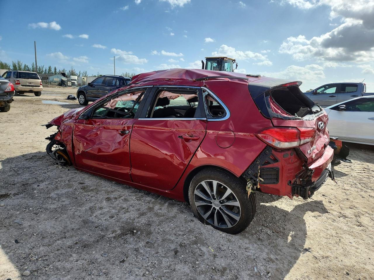 2018 Hyundai Elantra Gt Base - Image 2