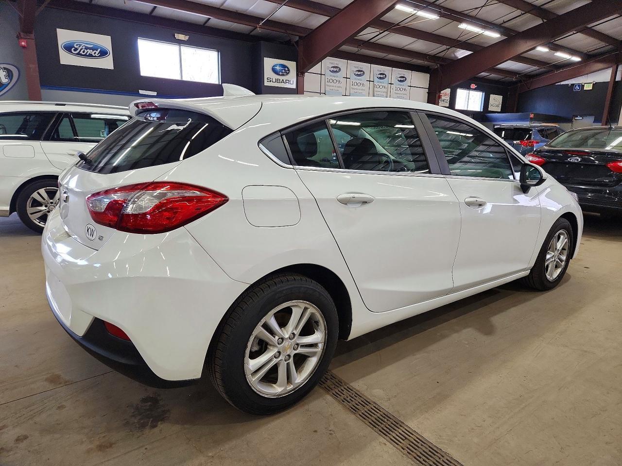 2018 Chevrolet Cruze Lt - Image 3