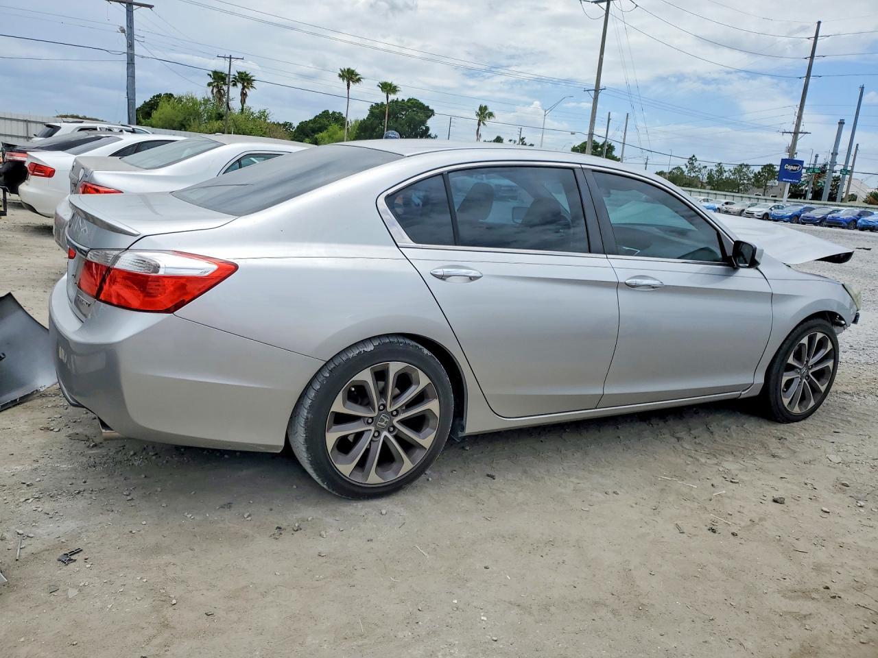 2013 Honda Accord Sport - Image 3