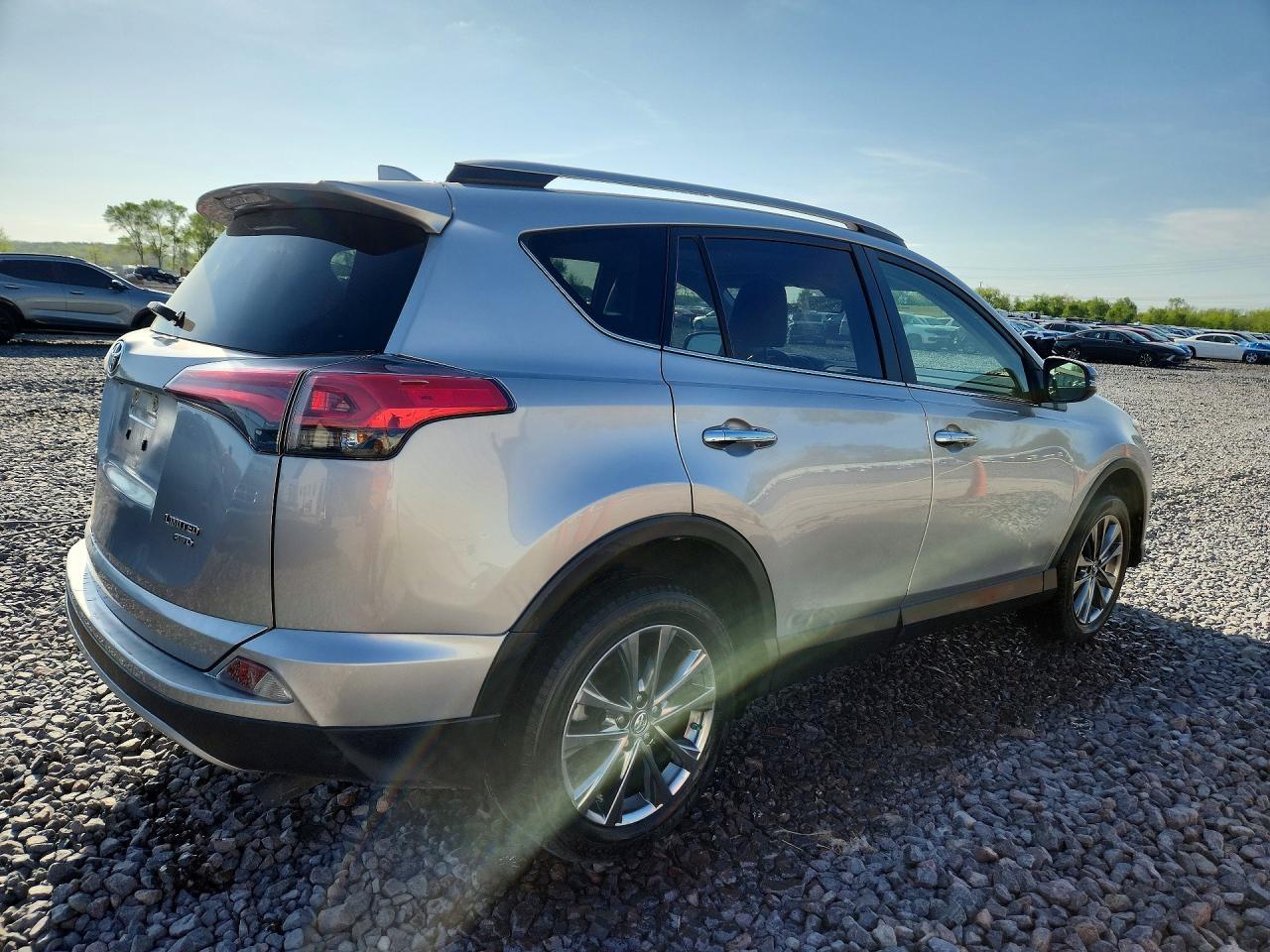 2018 Toyota Rav4 Limited - Фото 3