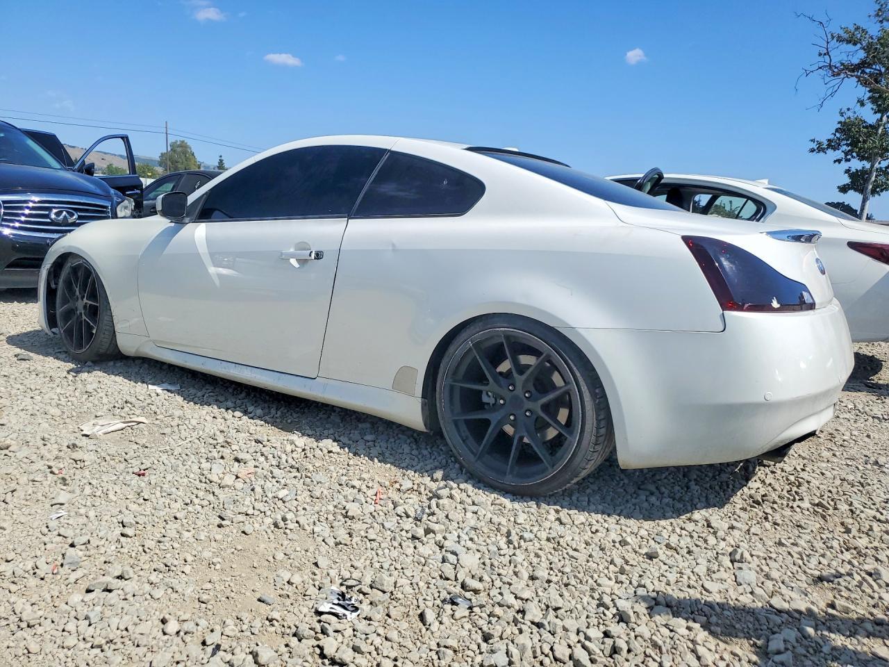 2011 Infiniti G37 Coupe Base - Фото 2