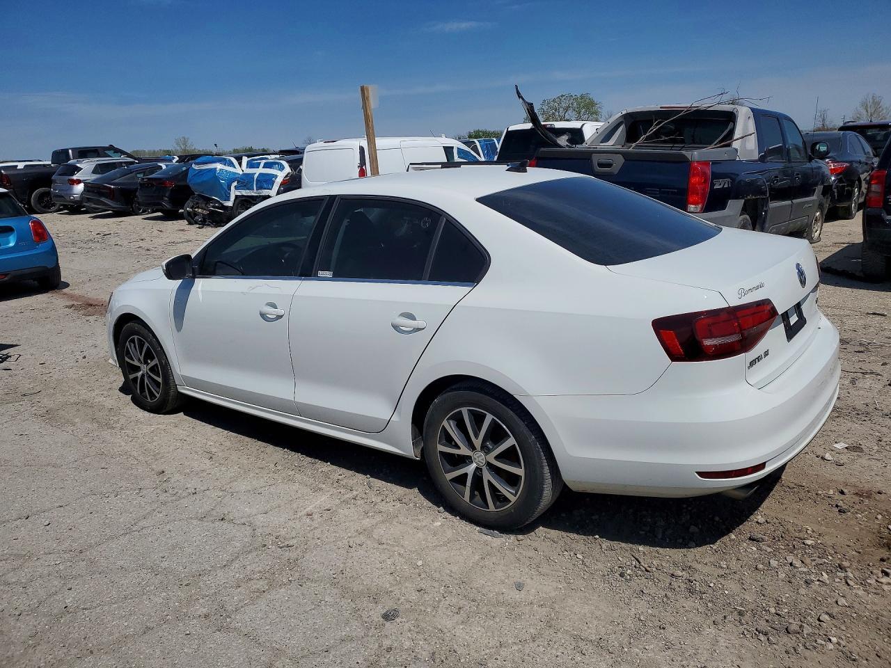2018 Volkswagen Jetta Se - Image 2