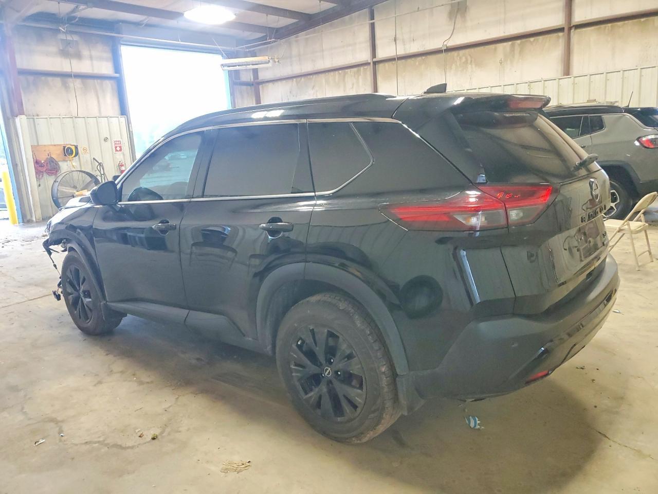 2023 Nissan Rogue Sv - Image 2