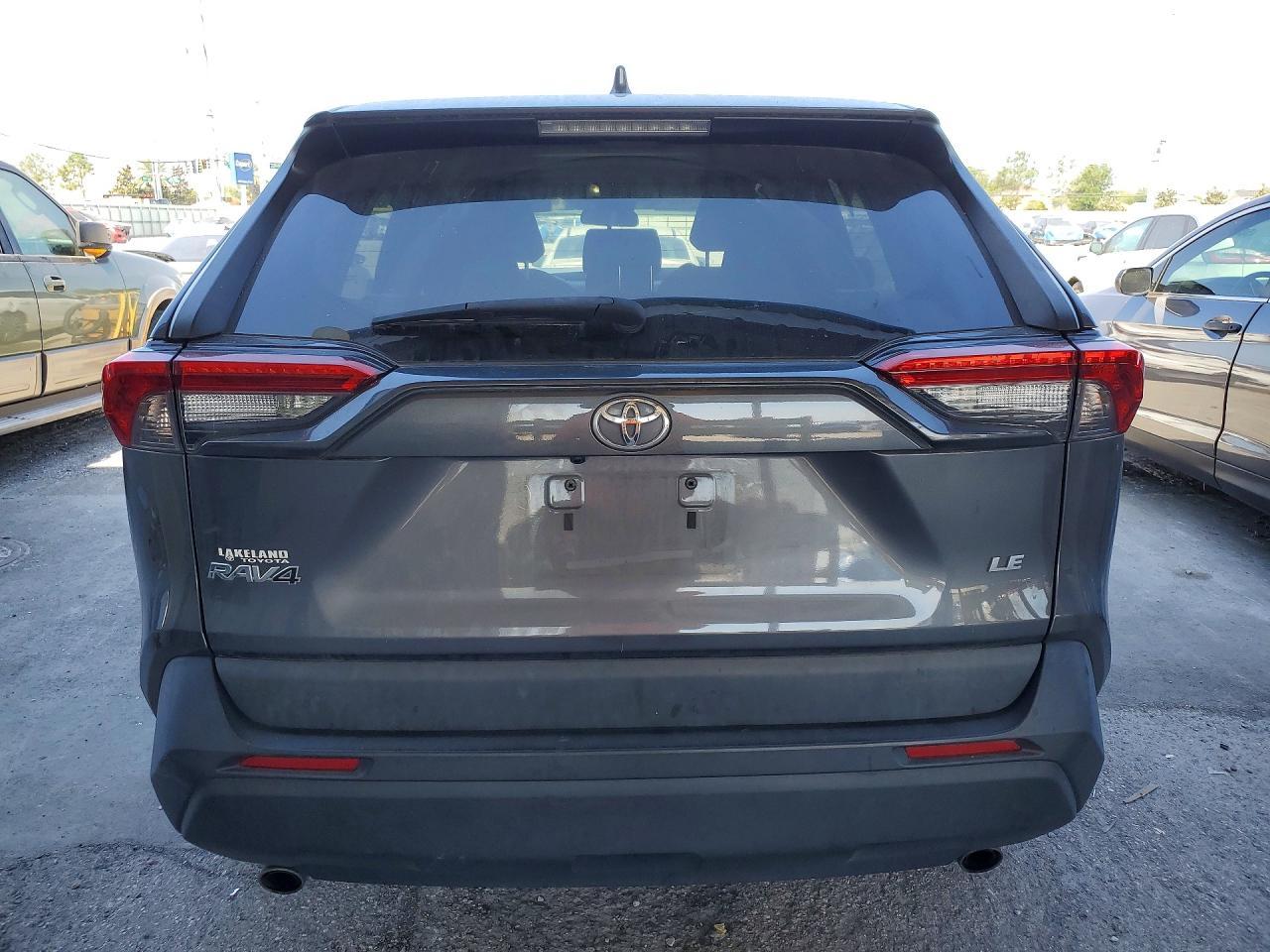 2022 Toyota Rav4 Le - Image 6
