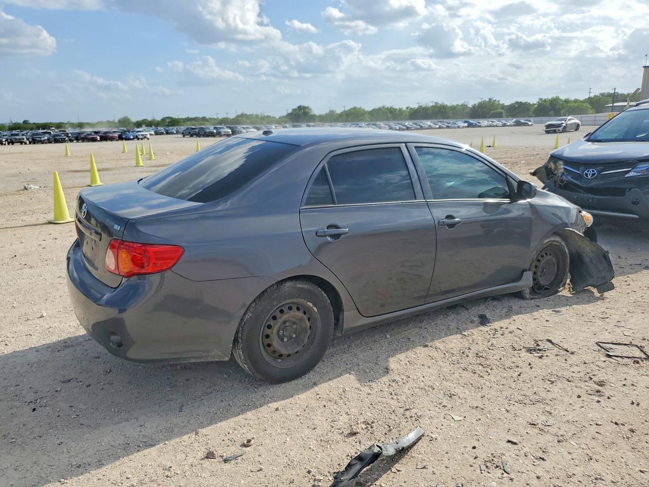 2009 Toyota Corolla Le - Image 3