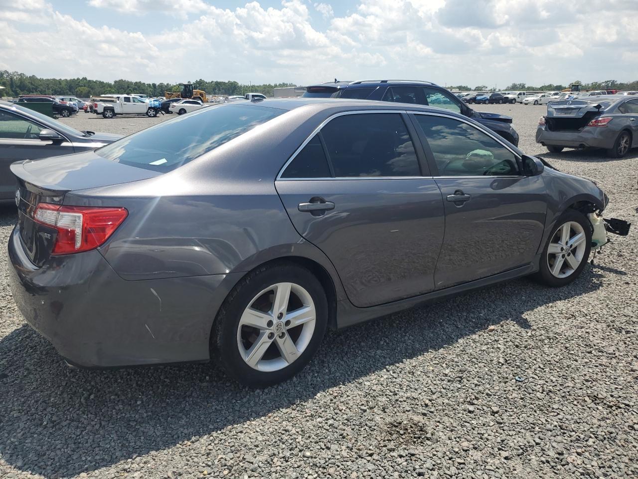 2014 Toyota Camry Se - Фото 3