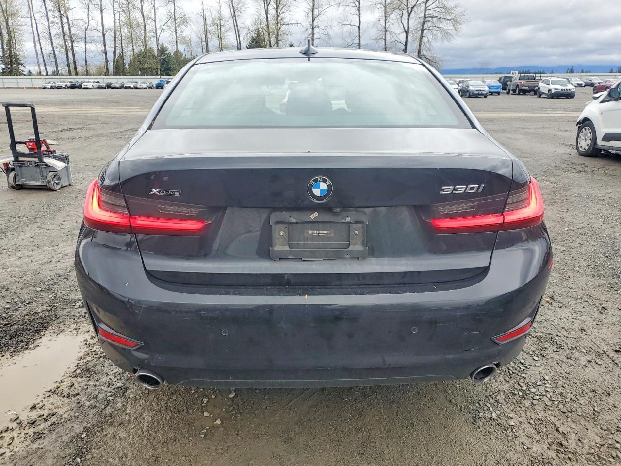 2019 BMW 330Xi - Фото 6