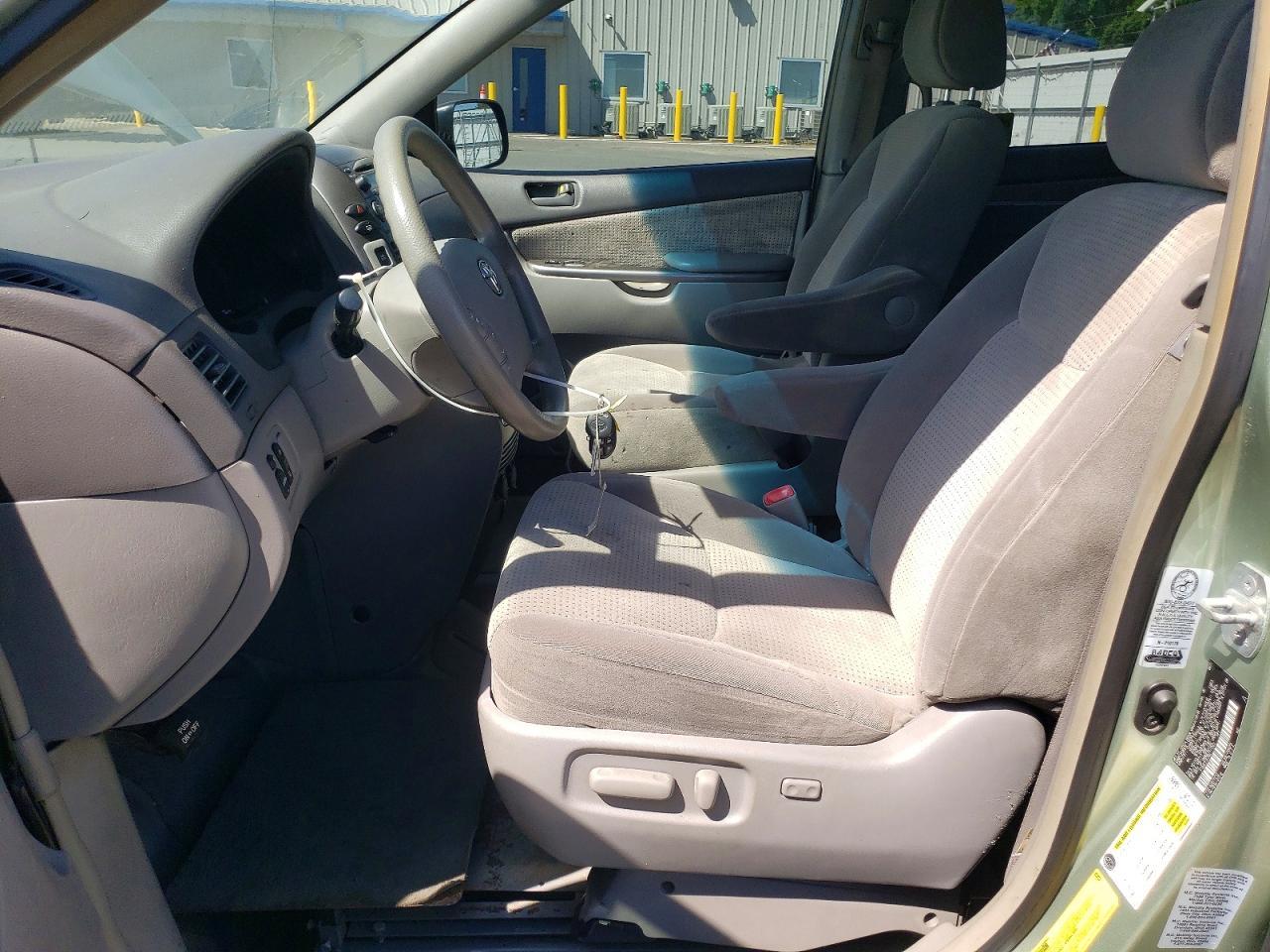 2008 Toyota Sienna Le 8-Passenger - Image 7