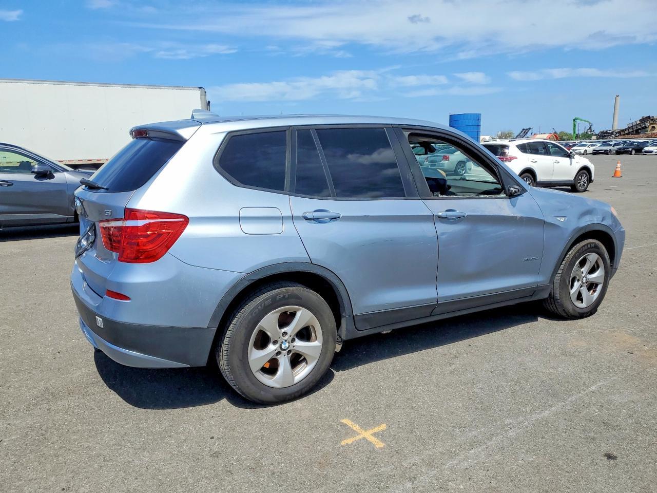 2012 BMW X3 xDrive28I - Image 3