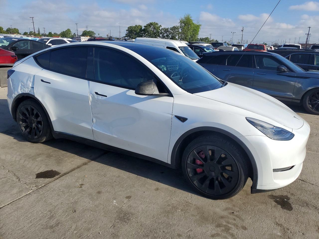 2023 Tesla Model Y - Фото 4