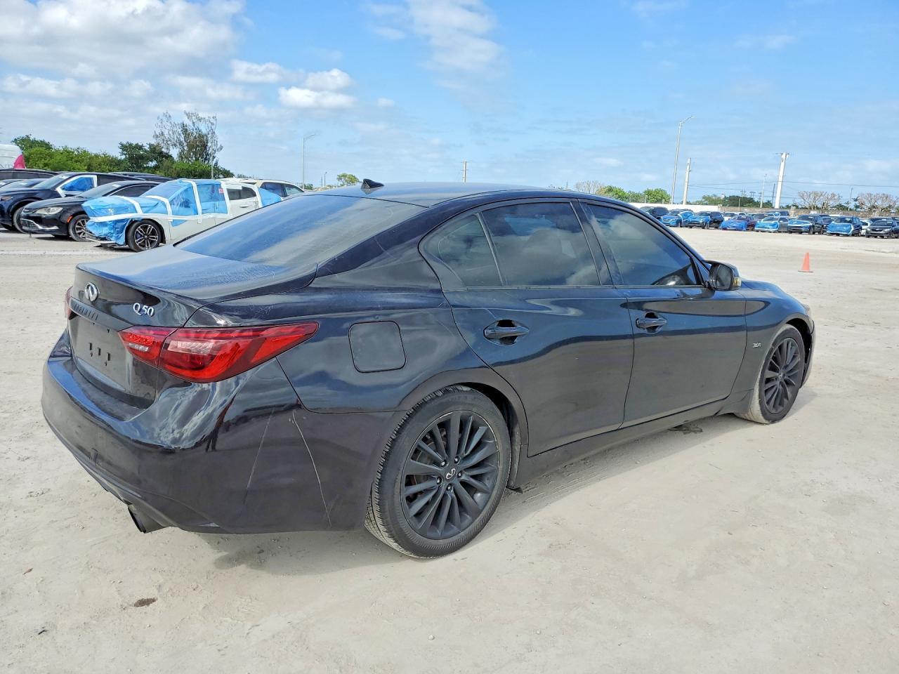 2018 Infiniti Q50 3.0T Luxe - Image 3