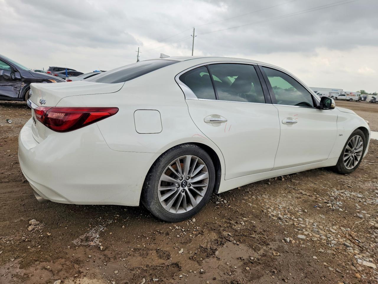 2020 Infiniti Q50 3.0T Luxe - Фото 3