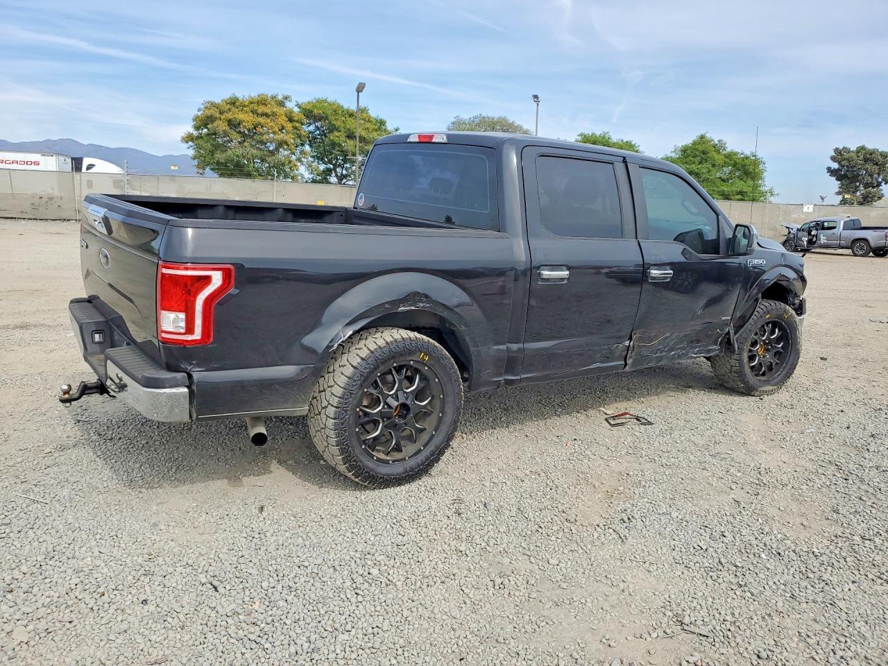 2015 Ford F150 Supercrew - Image 3