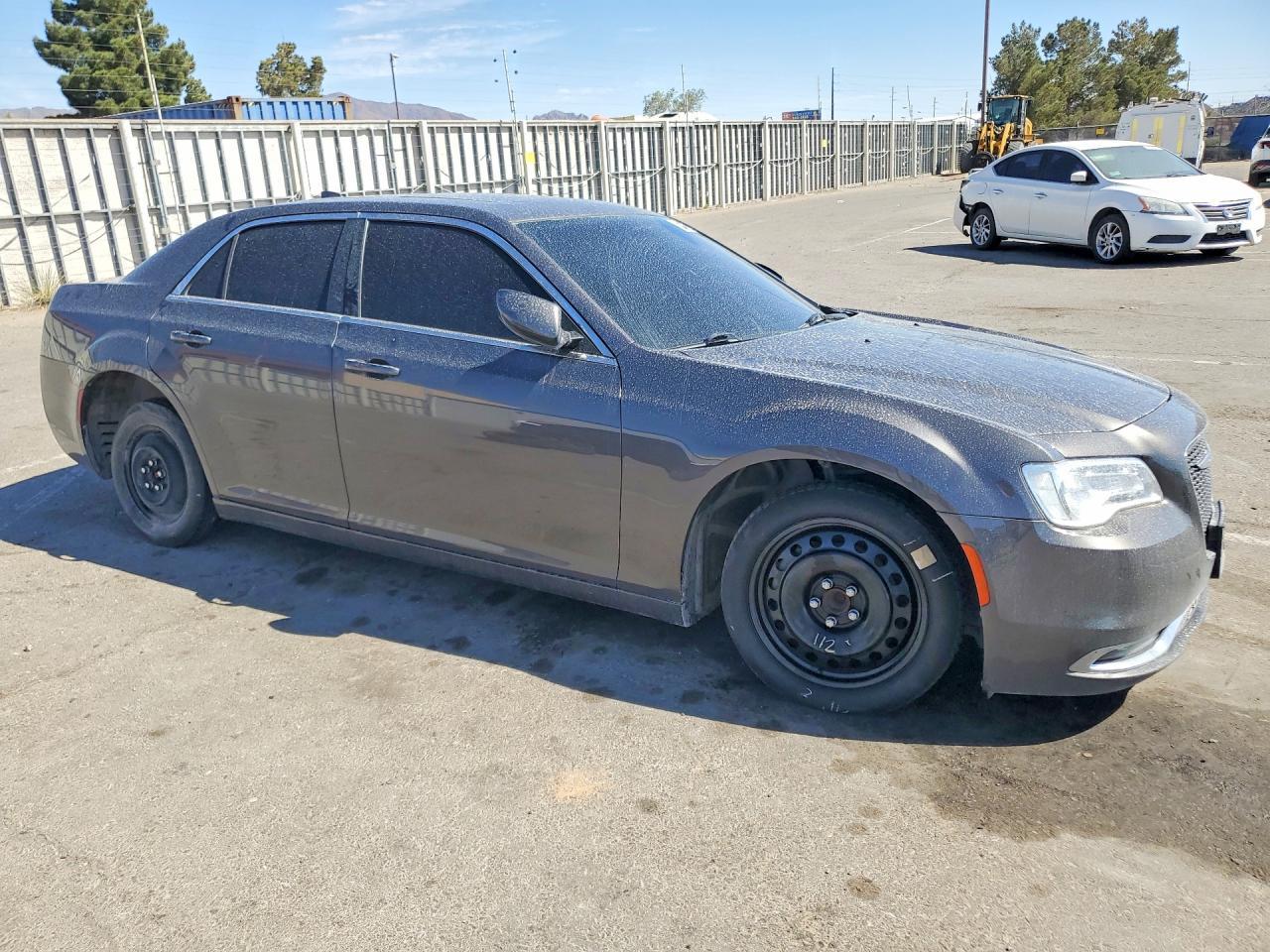 2019 Chrysler 300 Touring - Фото 4