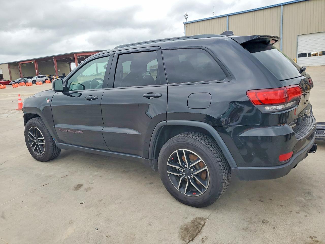 2019 Jeep Grand Cherokee Trailhawk - Image 2