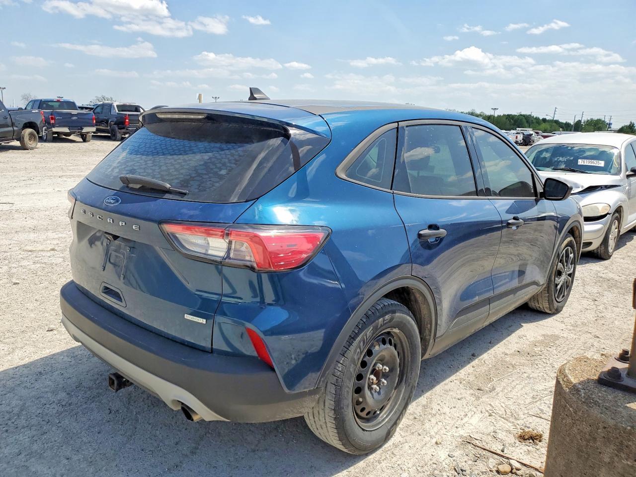 2020 Ford Escape S - Фото 3