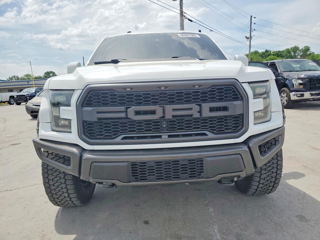 2017 Ford F150 Raptor - Фото 5