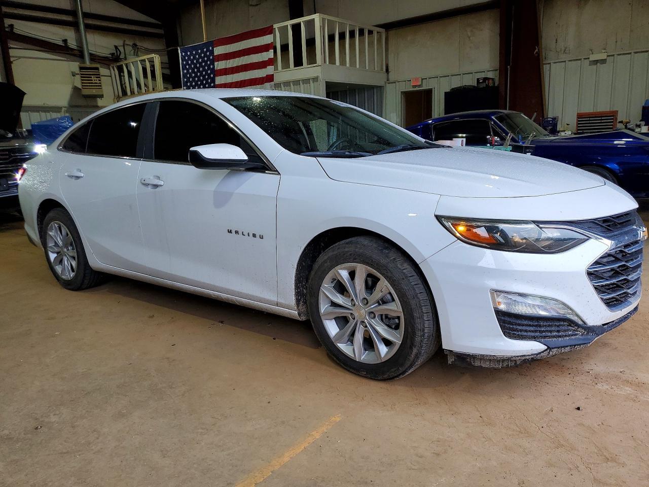 2025 Chevrolet Malibu Lt - Image 4