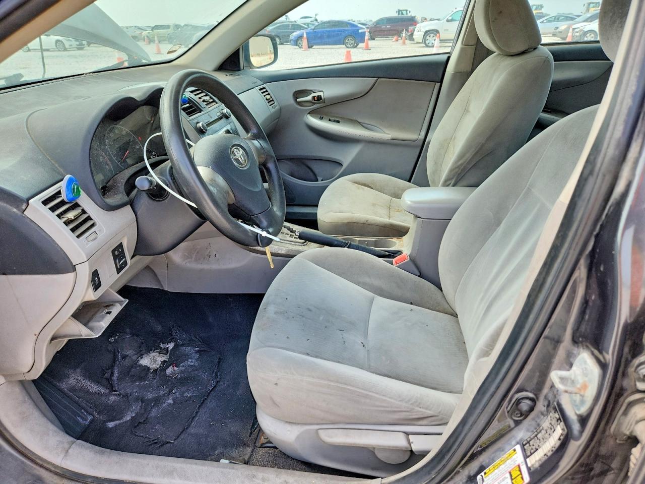 2011 Toyota Corolla Le - Image 7