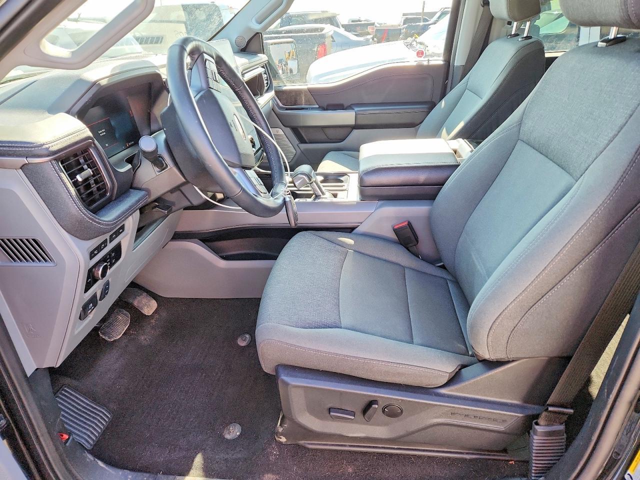 2024 Ford F150 Lightning Xlt - Фото 7