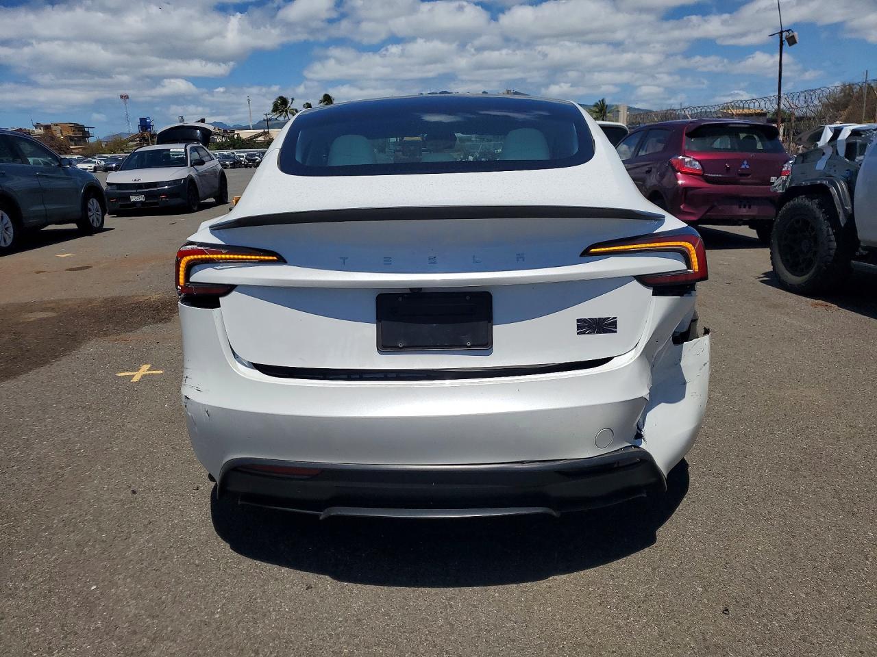 2024 Tesla Model 3 - Фото 6