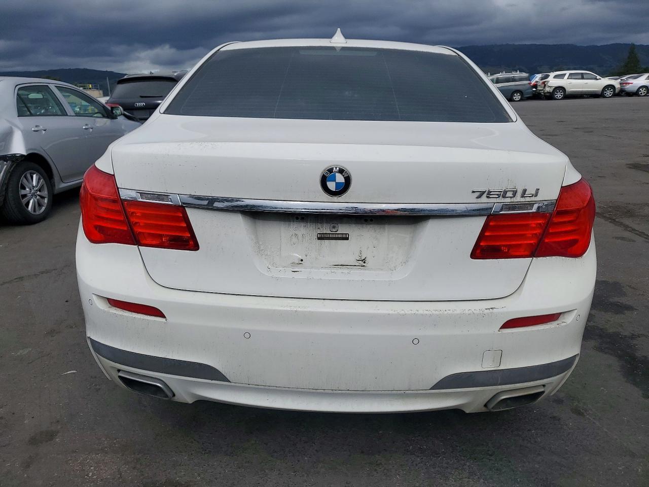 2010 BMW 750 Li - Фото 6