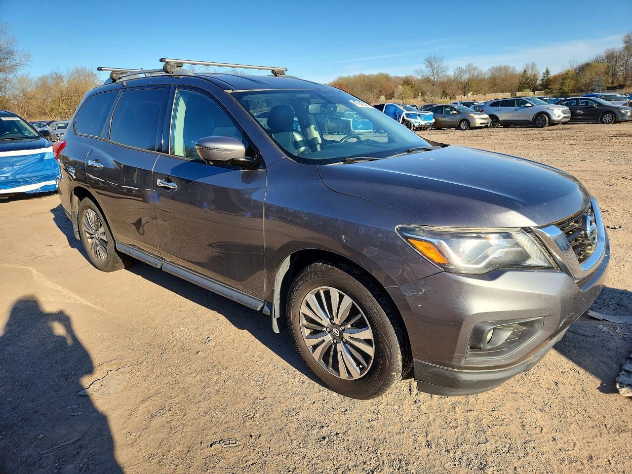 2017 Nissan Pathfinder Sl - Image 4