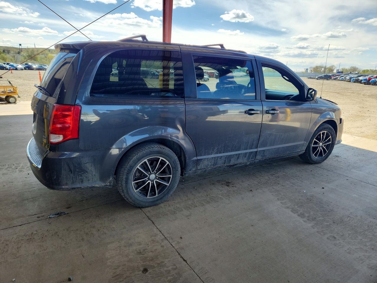 2018 Dodge Grand Caravan Gt - Image 3