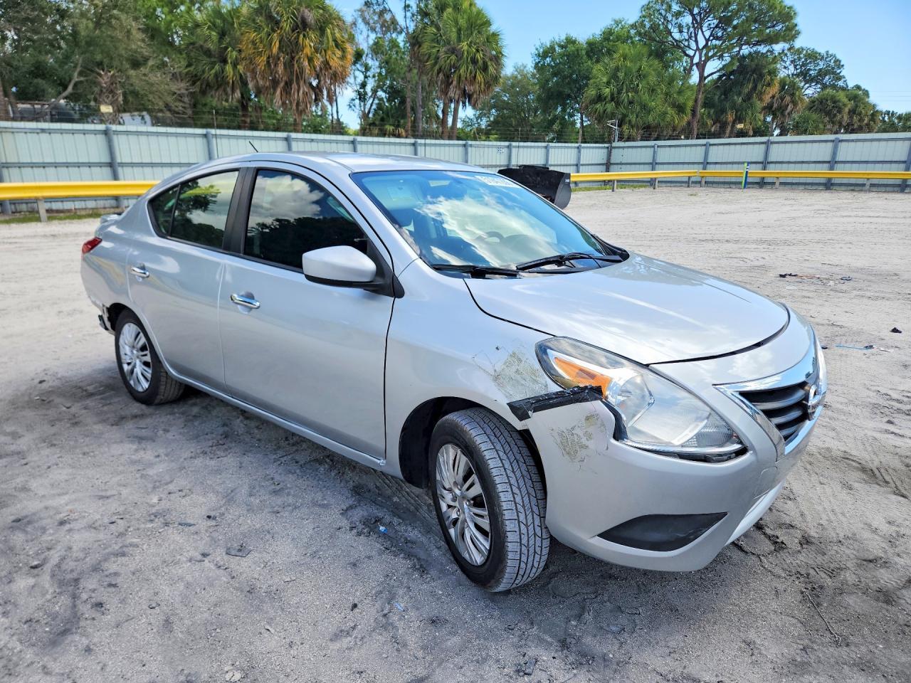 2018 Nissan Versa S Plus - Фото 4