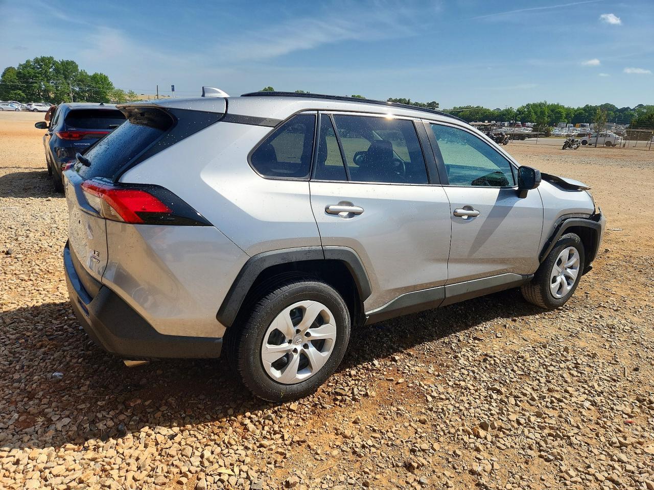 2020 Toyota Rav4 Le - Фото 3