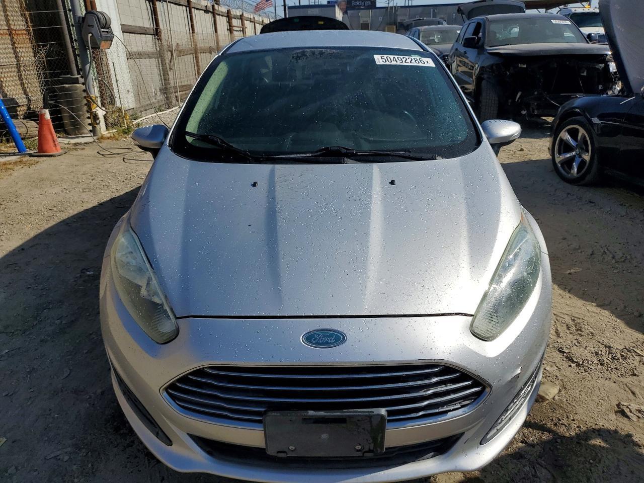 2015 Ford Fiesta Se - Фото 5