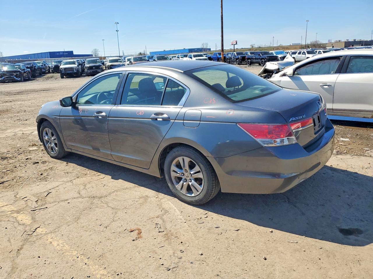 2011 Honda Accord Lxp - Фото 2