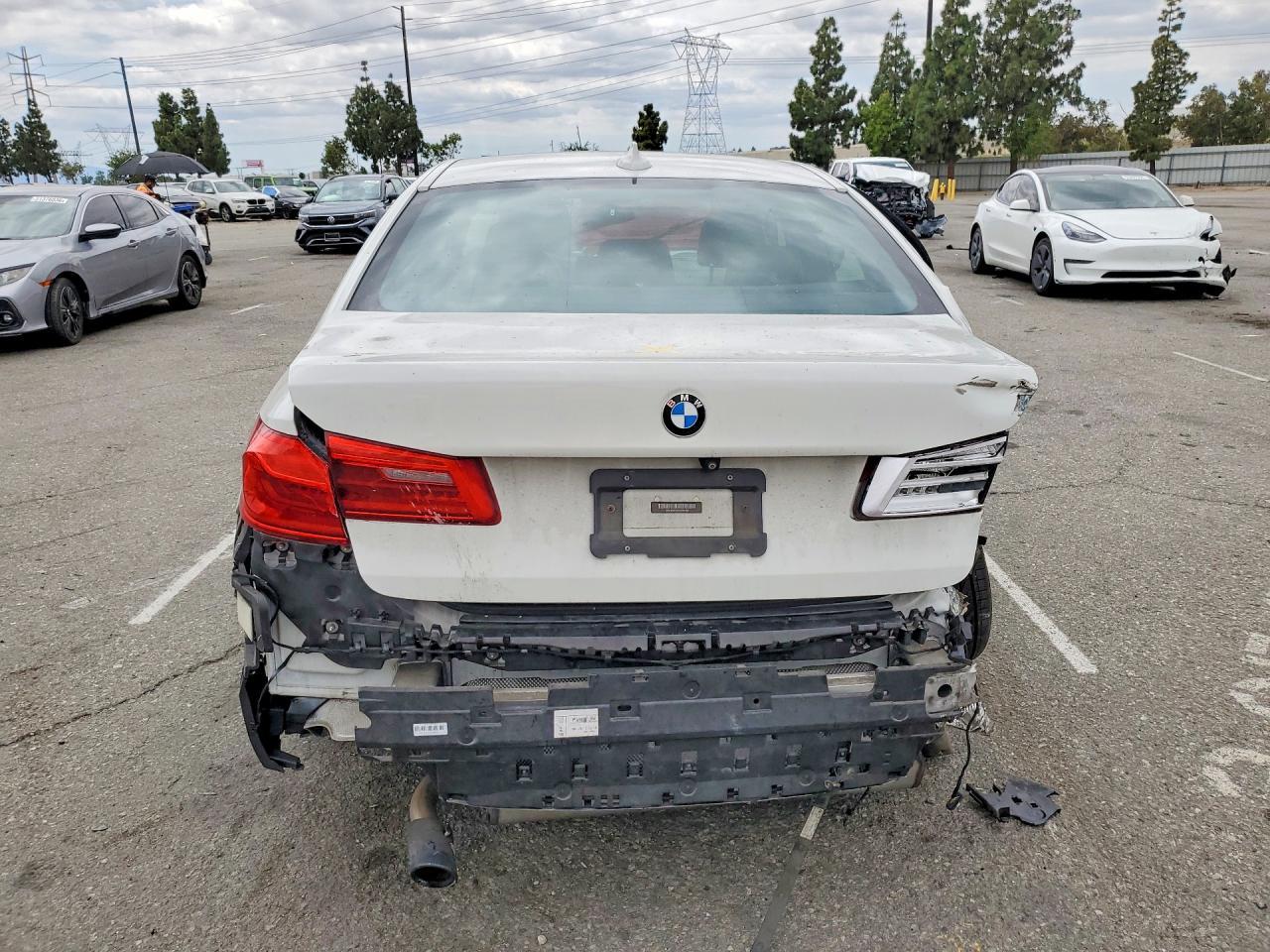 2019 BMW 530 I - Фото 6