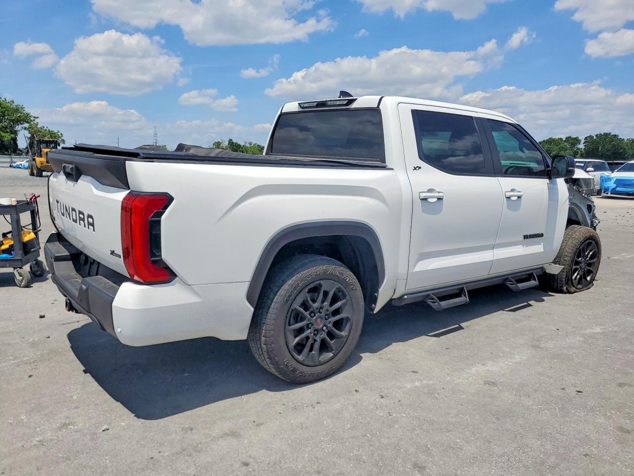 2024 Toyota Tundra Sr5 - Image 3