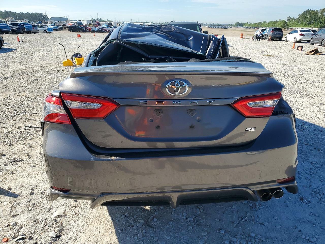2018 Toyota Camry Se - Фото 6