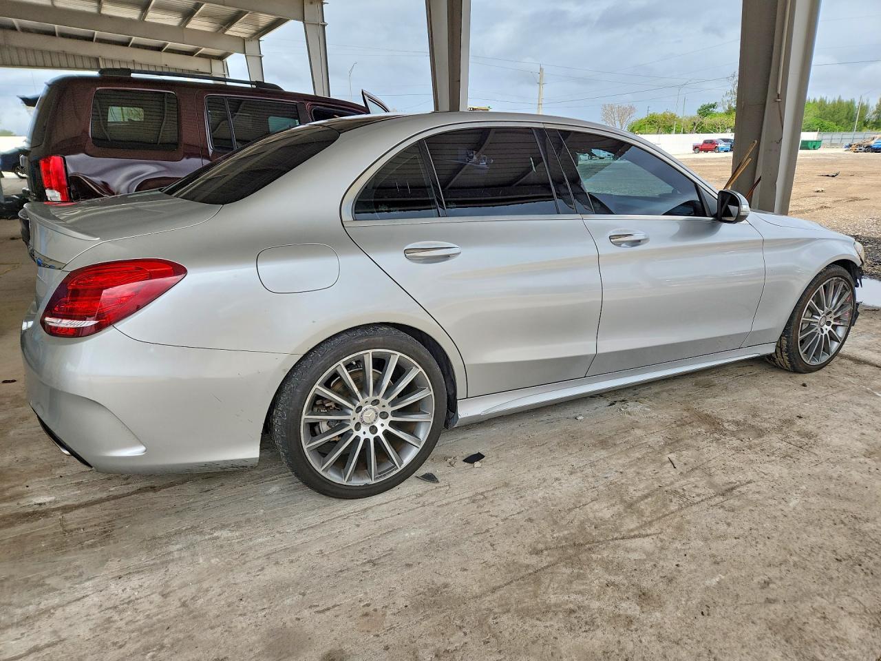 2015 Mercedes-Benz C 300 - Фото 3