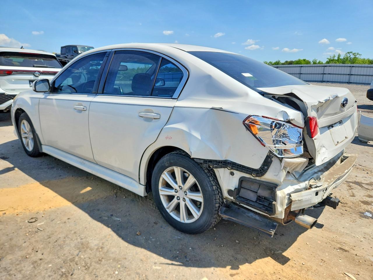 2012 Subaru Legacy 2.5I Premium - Фото 2