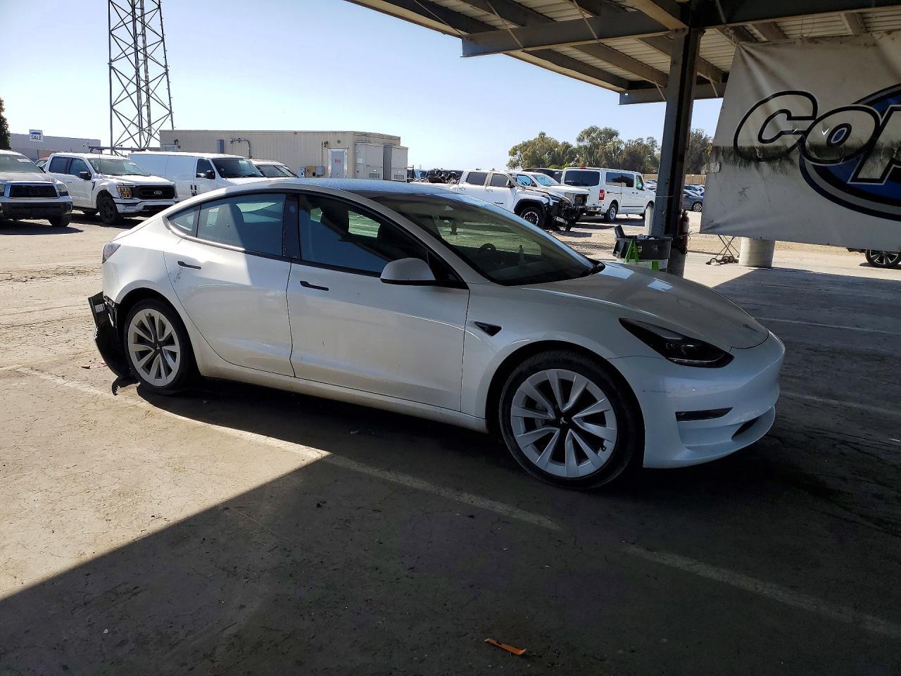 2023 Tesla Model 3 - Image 4