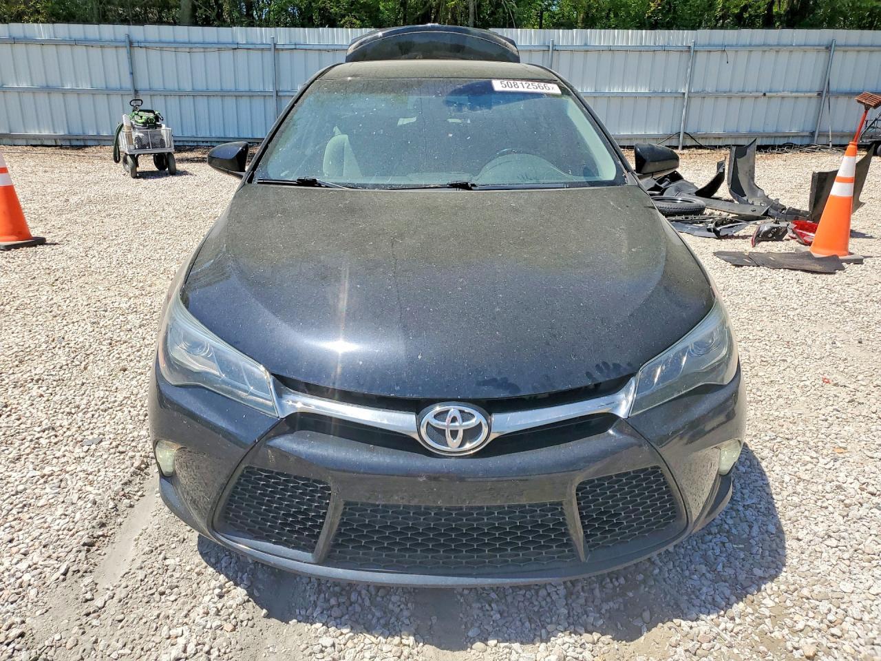 2017 Toyota Camry Xse V6 - Image 5