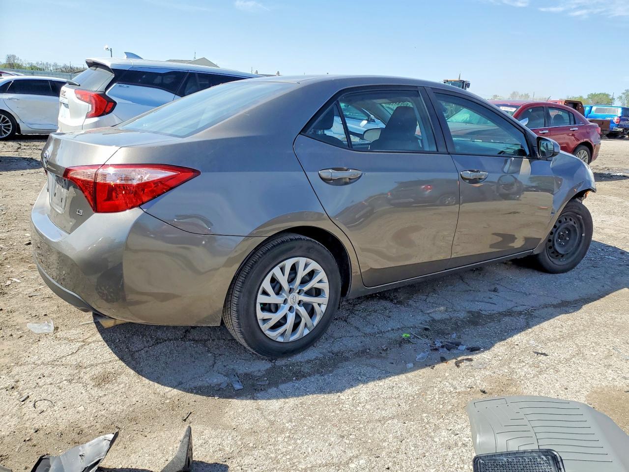 2017 Toyota Corolla - Фото 3