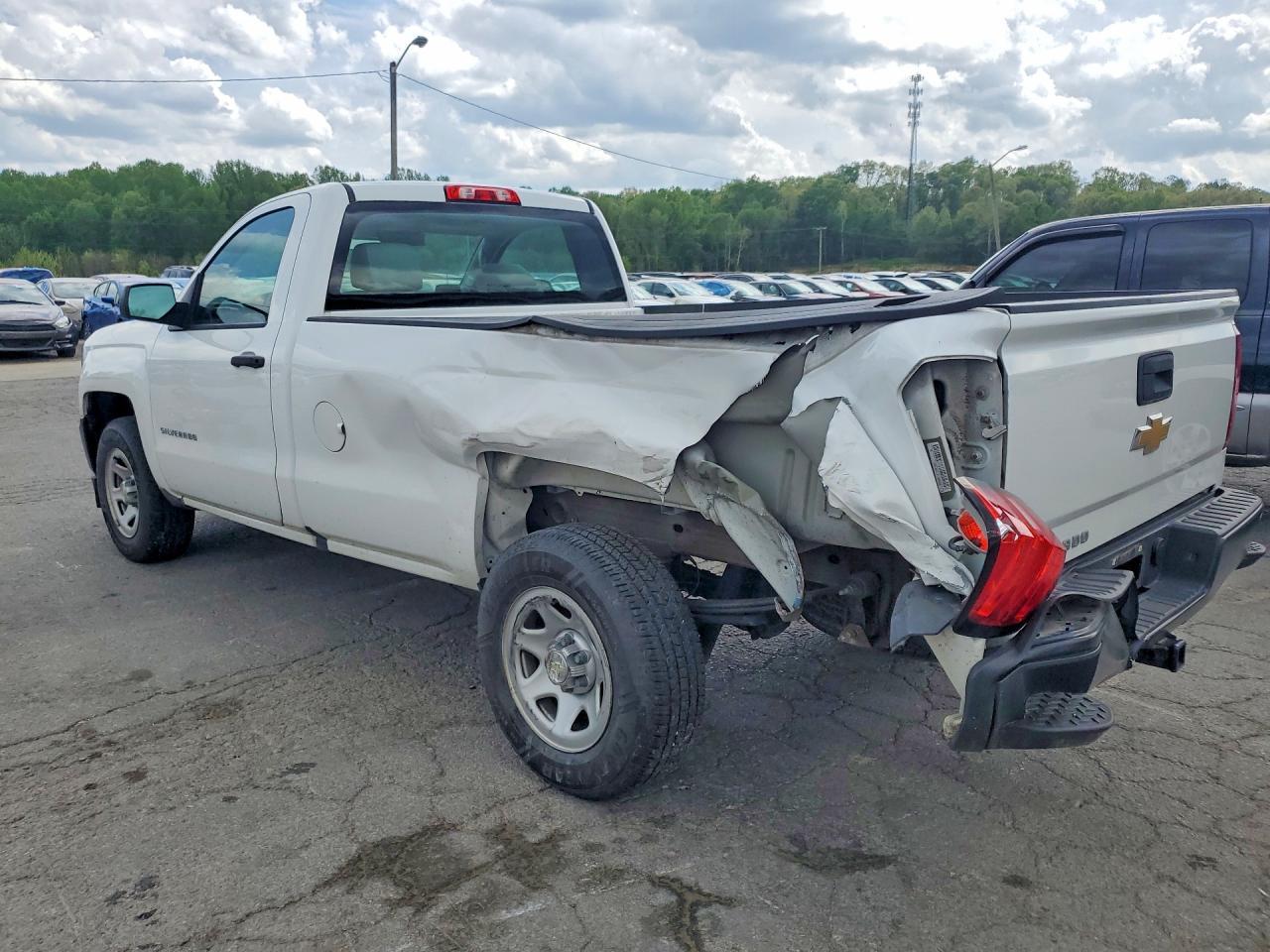 2018 Chevrolet Silverado C1500 - Фото 2