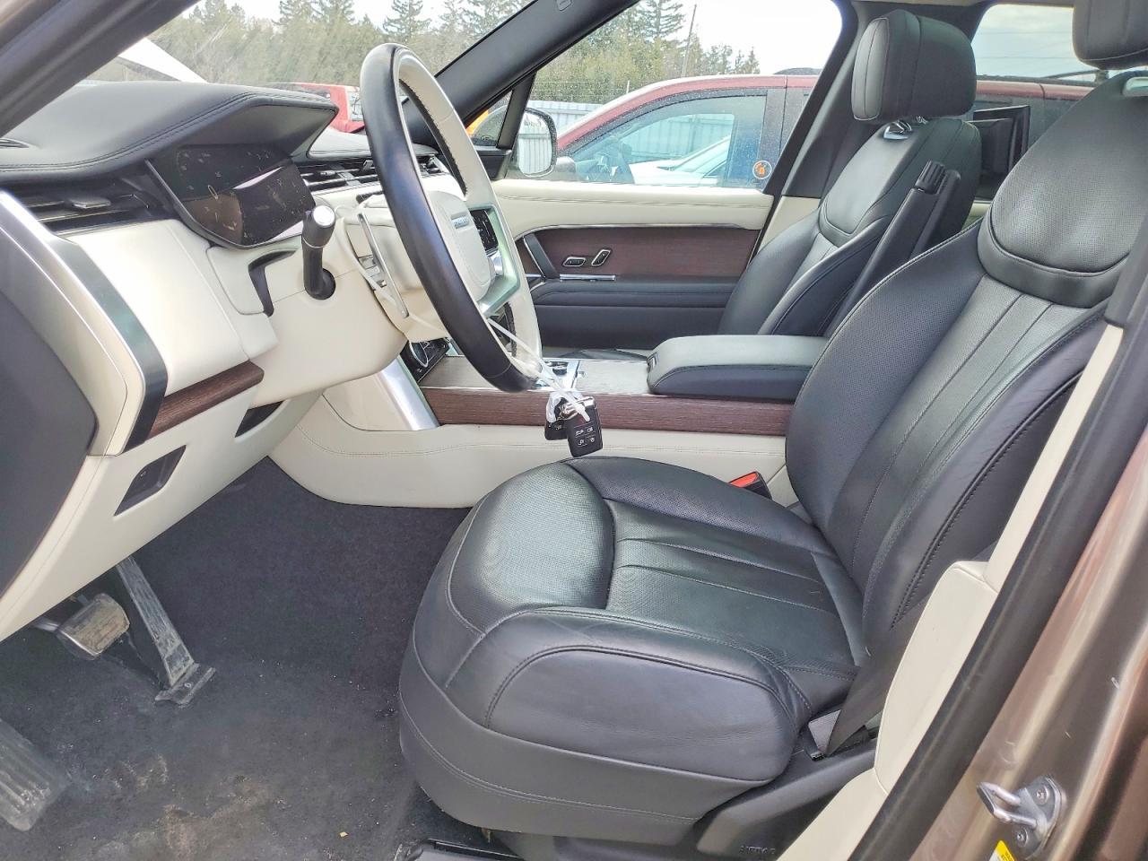 2023 Land Rover Range Rover Autobiography - Image 7