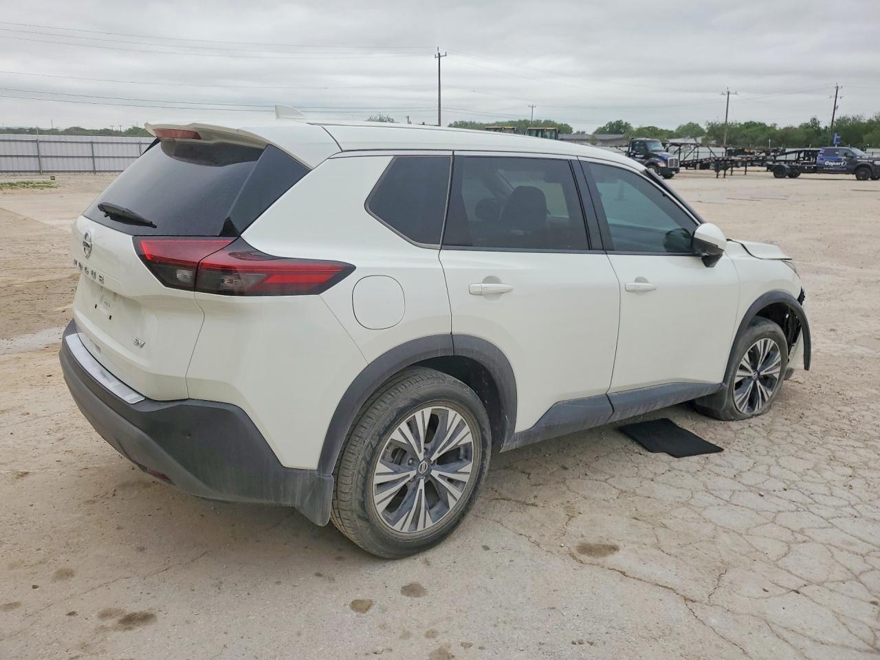 2021 Nissan Rogue Sv - Фото 3