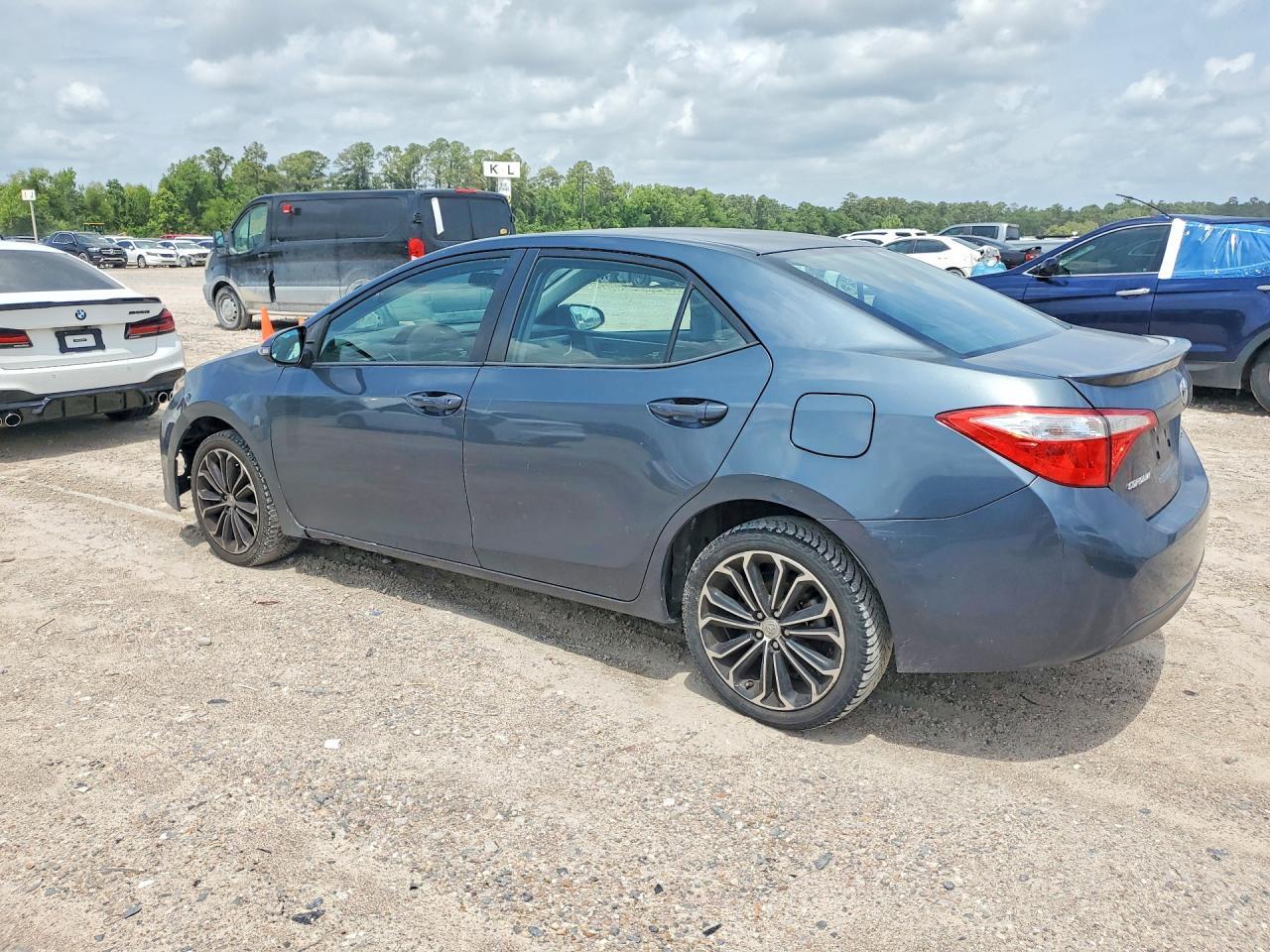2015 Toyota Corolla S Plus - Фото 3
